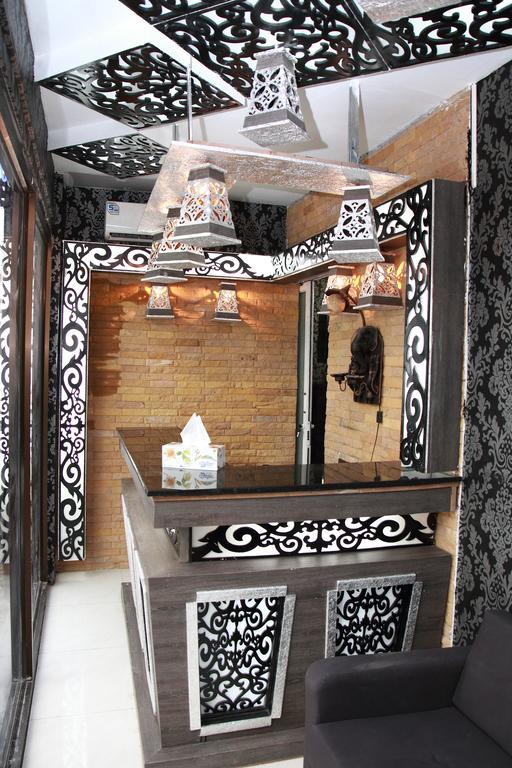 Harrys Suite Hotel Bangkok Exterior foto