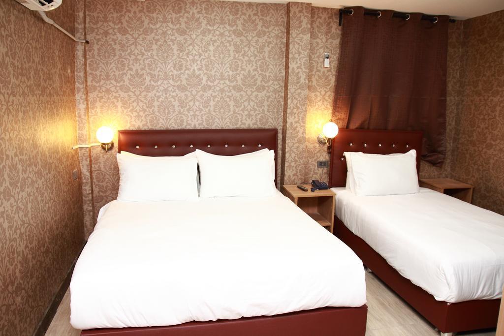 Harrys Suite Hotel Bangkok Habitación foto