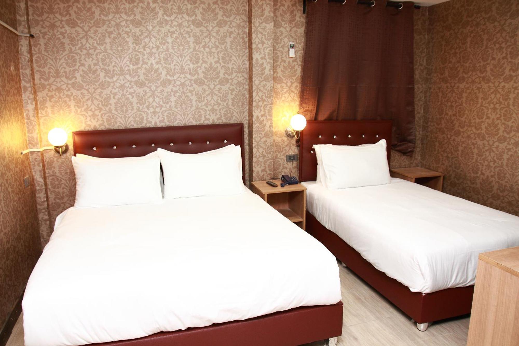 Harrys Suite Hotel Bangkok Exterior foto