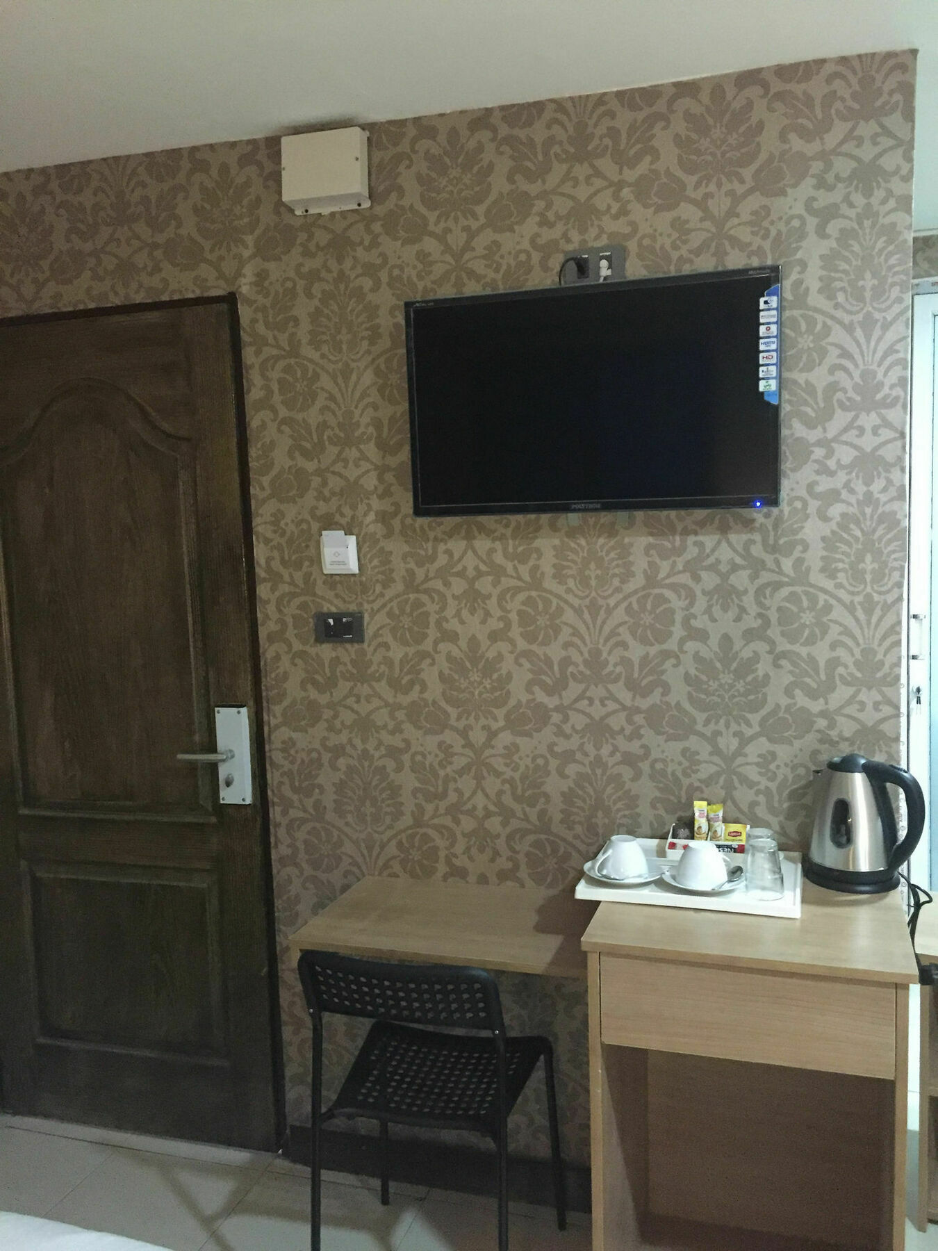 Harrys Suite Hotel Bangkok Exterior foto